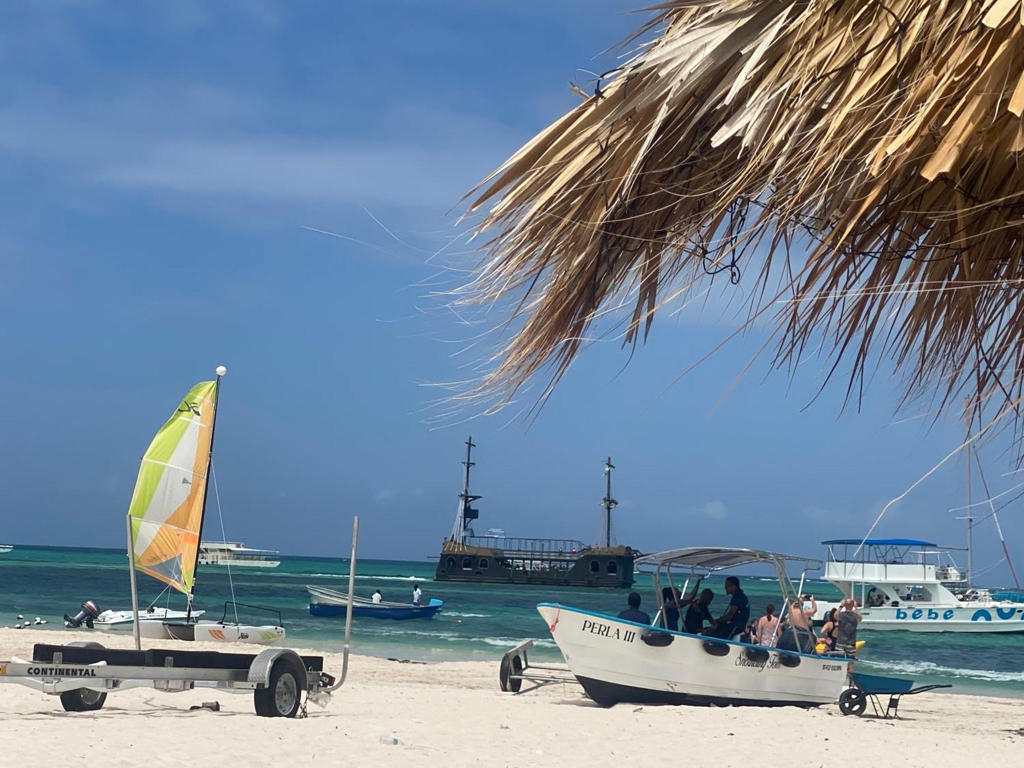 Madonna Pool Beach Los Corales Punta Cana Luaran gambar
